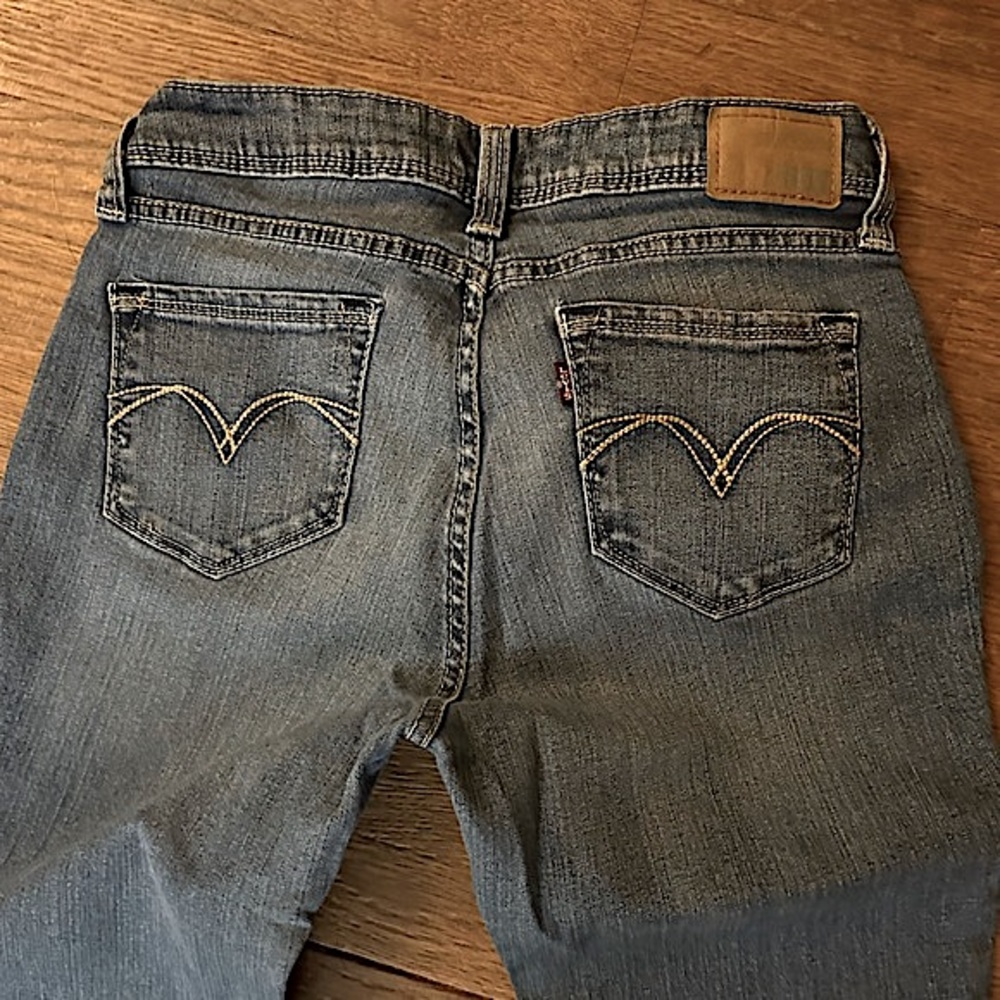 Levi’s Bold Curve